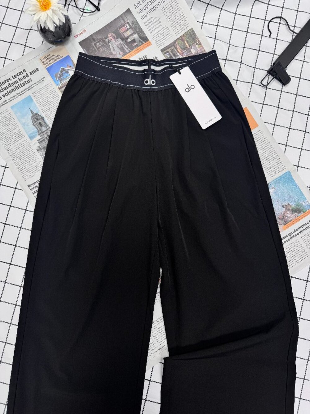 💁‍♀️💖NWT ALO Yoga Suit Up Trouser Black  (Regular) 30 inches Women's pants - Picture 3 of 8